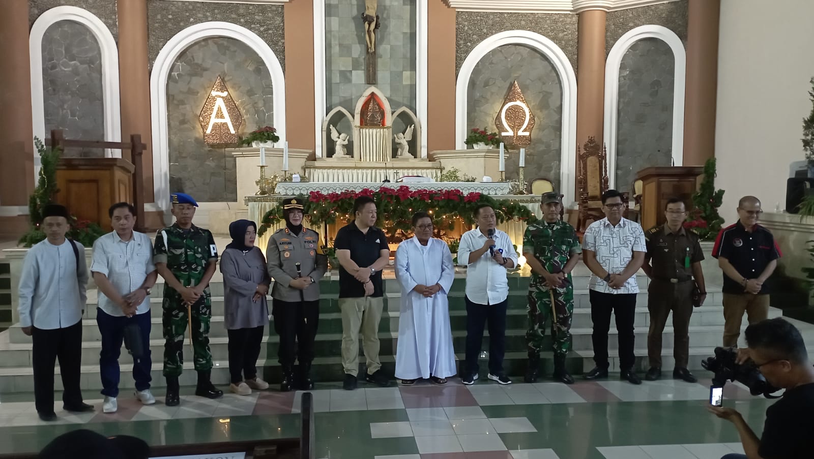 Danrem 073/Mkt Bersama Forkopimda Plus Kunjungi Pos Nataru Salatiga